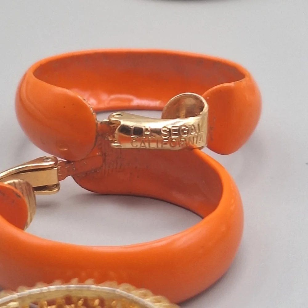 Vintage Clip-On & Screw-Back Earring Bundle – Sarah Coventry, Avon, LA Segal+ - Picture 14 of 16